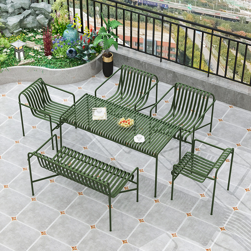 Outdoor Furniture Cost - Set tavolo e sedie da esterno