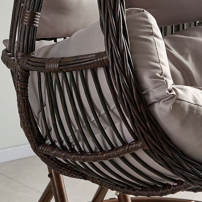 Sedia a dondolo da giardino a  - Hanging Egg Chair recensione e prezzo